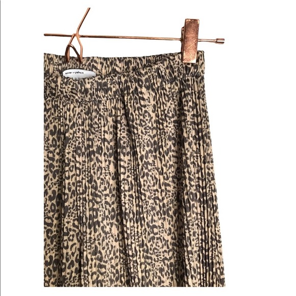 ASOS | High Waist Animal Print Pleated Pants Flare Leg Cropped pants - Picture 4 of 7